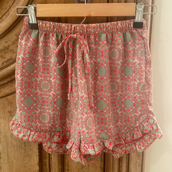 Colorful Patterned Shorts - Picture 4 of 8